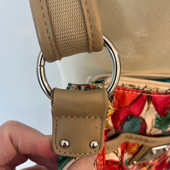 Women’s crossbody Tyler Rodan butterfly floral purse - Picture 7 of 16